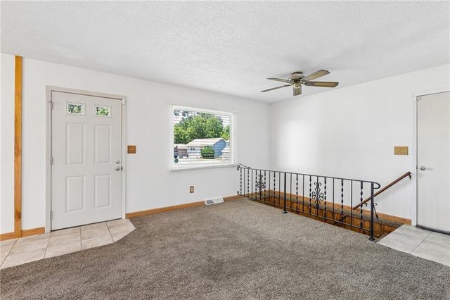 1011 S scott Avenue, Belton, MO 64012