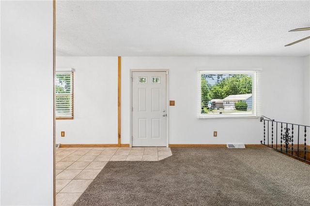1011 S scott Avenue, Belton, MO 64012