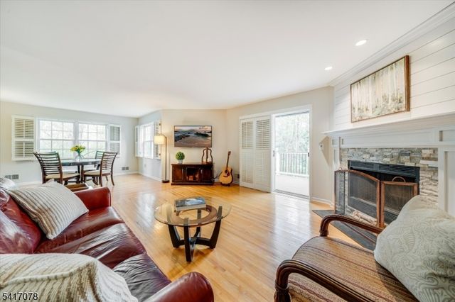 37 Berkeley Sq 37, Watchung Boro, NJ 07922