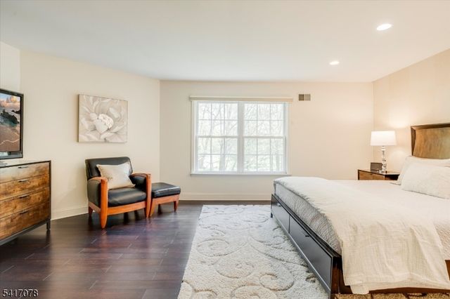 37 Berkeley Sq 37, Watchung Boro, NJ 07922