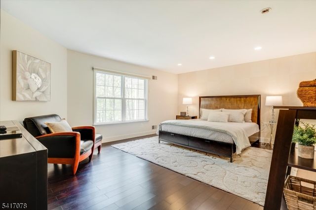 37 Berkeley Sq 37, Watchung Boro, NJ 07922