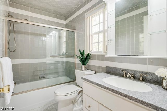 37 Berkeley Sq 37, Watchung Boro, NJ 07922