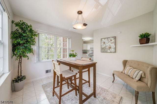 37 Berkeley Sq 37, Watchung Boro, NJ 07922