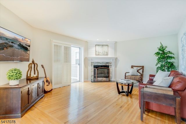 37 Berkeley Sq 37, Watchung Boro, NJ 07922