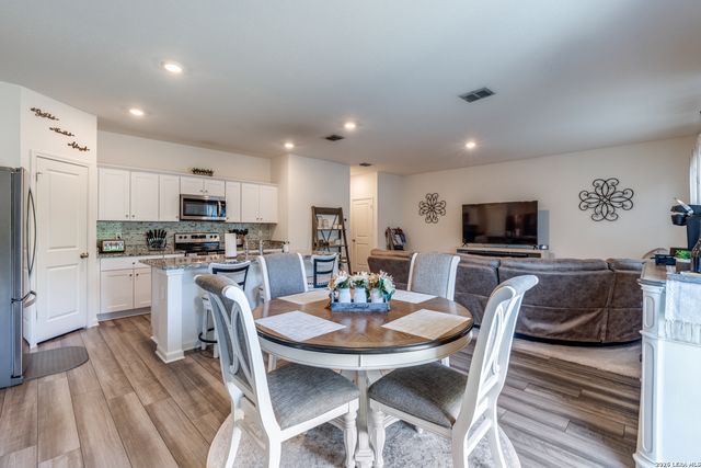 5628 Pearl Meadow, Converse, TX 78109