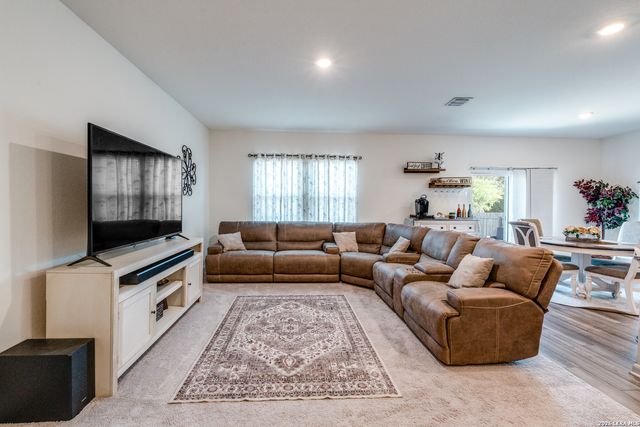 5628 Pearl Meadow, Converse, TX 78109