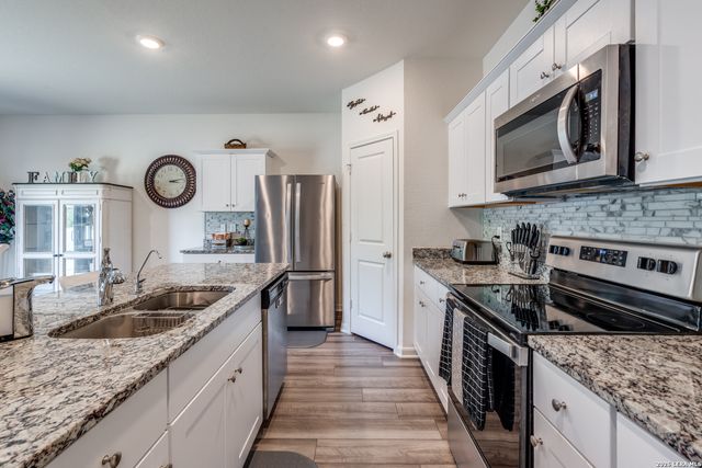 5628 Pearl Meadow, Converse, TX 78109