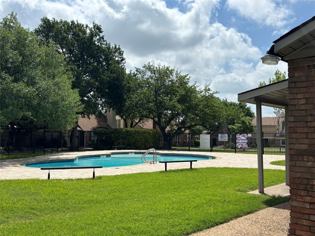 2306 Carol Good Lane, Carrollton, TX 75006