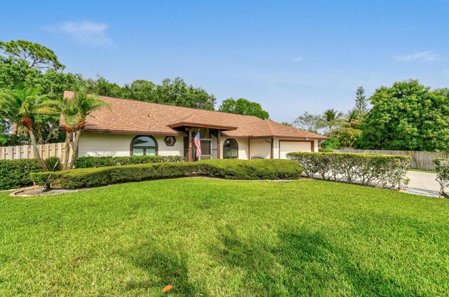 6385 SE Circle Street, Hobe Sound, FL 33455