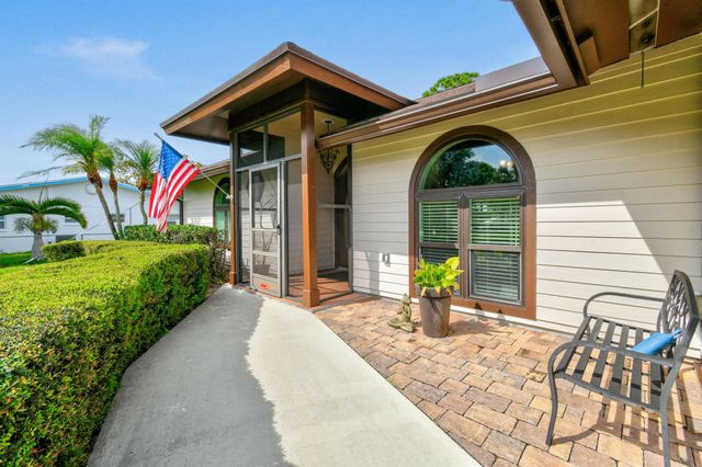 6385 SE Circle Street, Hobe Sound, FL 33455