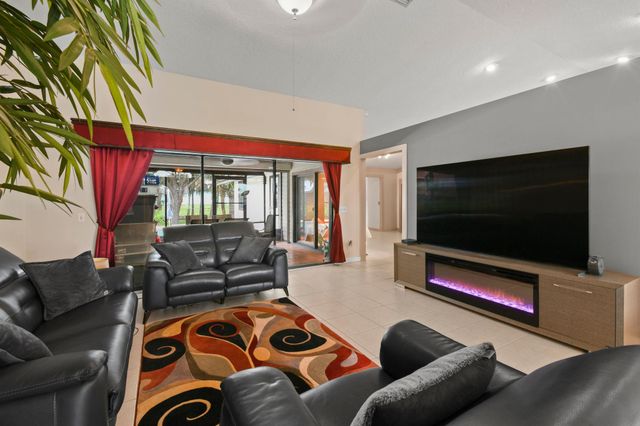 6385 SE Circle Street, Hobe Sound, FL 33455