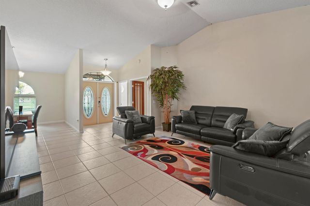 6385 SE Circle Street, Hobe Sound, FL 33455