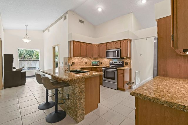 6385 SE Circle Street, Hobe Sound, FL 33455
