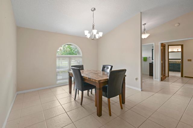 6385 SE Circle Street, Hobe Sound, FL 33455