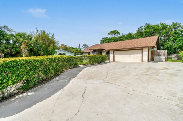 6385 SE Circle Street, Hobe Sound, FL 33455