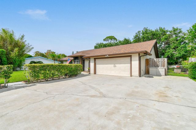 6385 SE Circle Street, Hobe Sound, FL 33455
