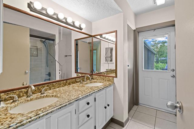 6385 SE Circle Street, Hobe Sound, FL 33455