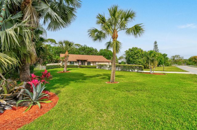 6385 SE Circle Street, Hobe Sound, FL 33455