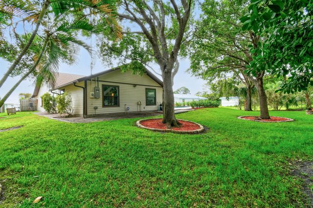 6385 SE Circle Street, Hobe Sound, FL 33455