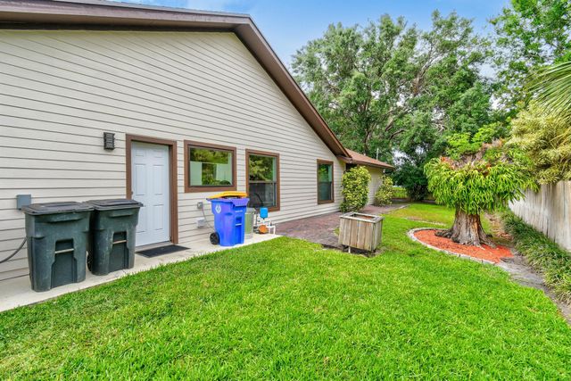 6385 SE Circle Street, Hobe Sound, FL 33455