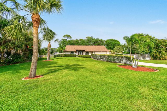 6385 SE Circle Street, Hobe Sound, FL 33455