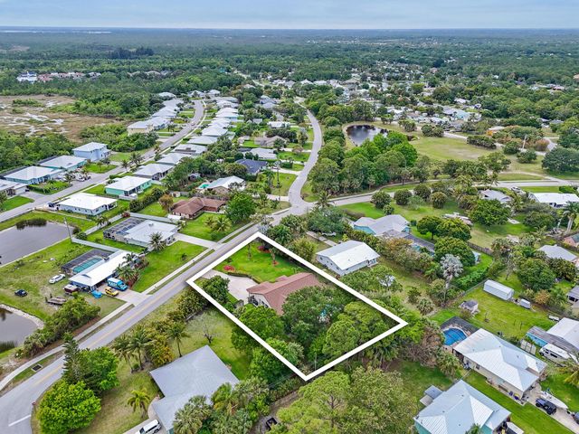 6385 SE Circle Street, Hobe Sound, FL 33455