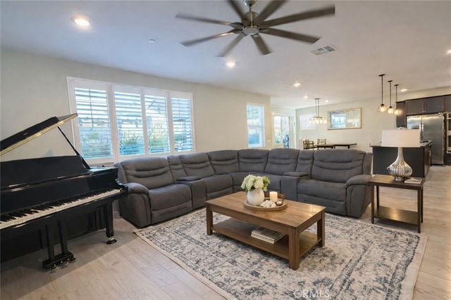 5385 La Bodega, Fontana, CA 92336