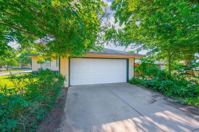 424 N Bluff Ave, Anthony, KS 67003