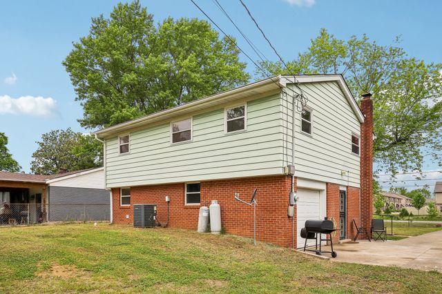 144 Airport Rd, Clarksville, TN 37042