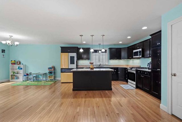 28 Mcintosh Drive, Stow, MA 01775