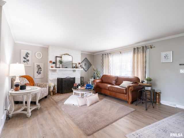1630 W GAYLORD Avenue, Peoria, IL 61614