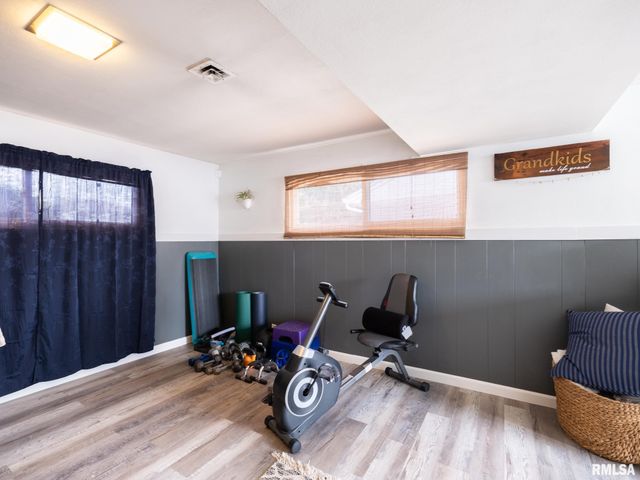 1630 W GAYLORD Avenue, Peoria, IL 61614