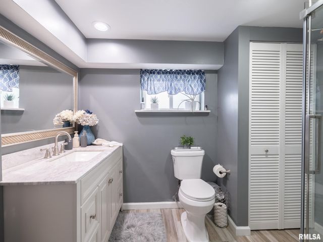 1630 W GAYLORD Avenue, Peoria, IL 61614