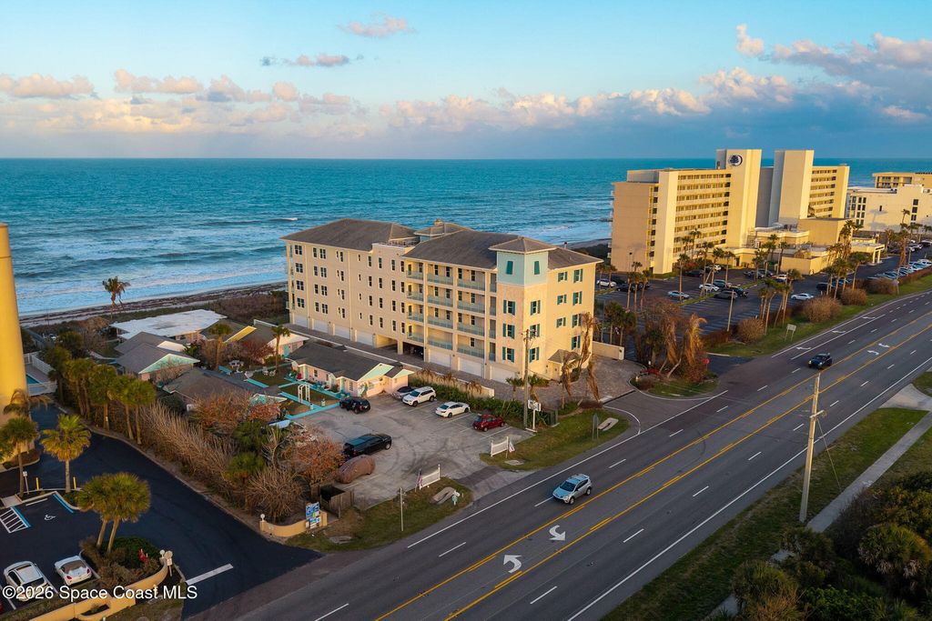 1725 N Highway A1a 304, Indialantic, FL 32903