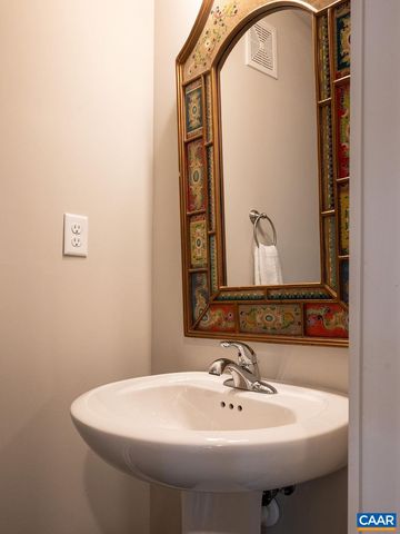 684 PINE CREST DR, Troy, VA 22974