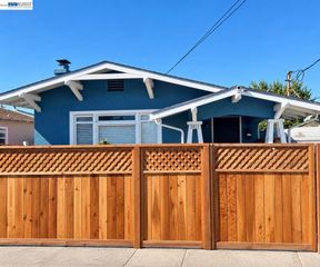 5817 Seminary Ct., Oakland, CA 94605