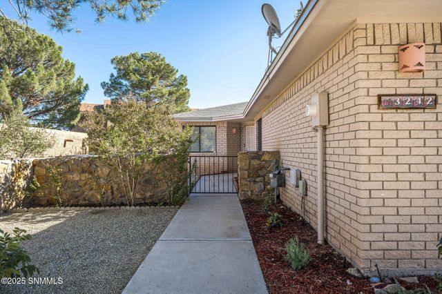 3242 Highridge Street, Las Cruces, NM 88012