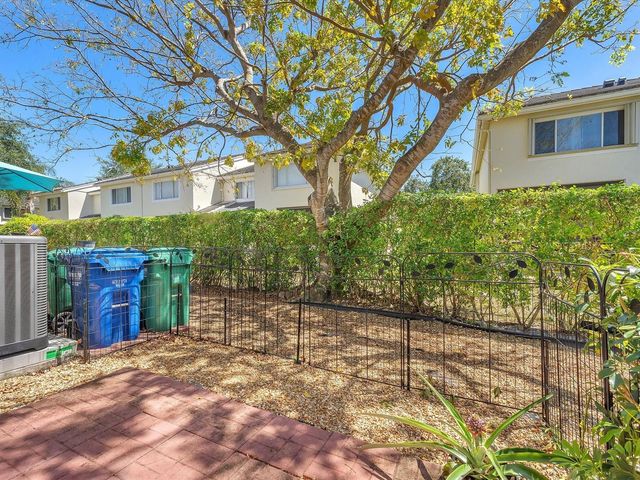 9850 NW 57TH Manor, Coral Springs, FL 33076