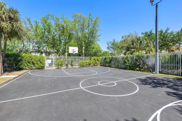 9850 NW 57TH Manor, Coral Springs, FL 33076