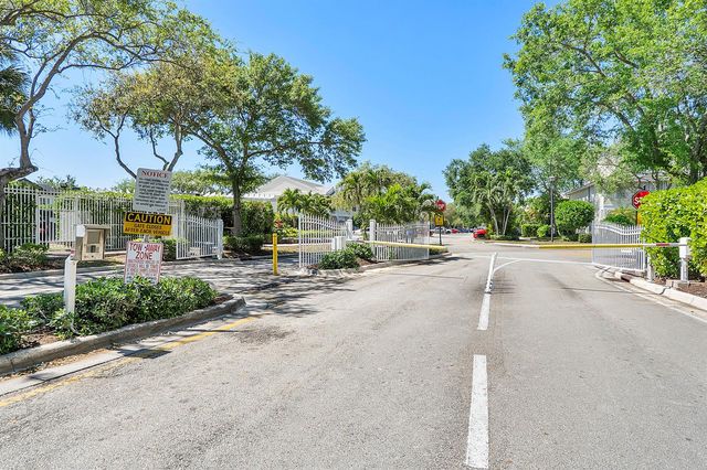 9850 NW 57TH Manor, Coral Springs, FL 33076