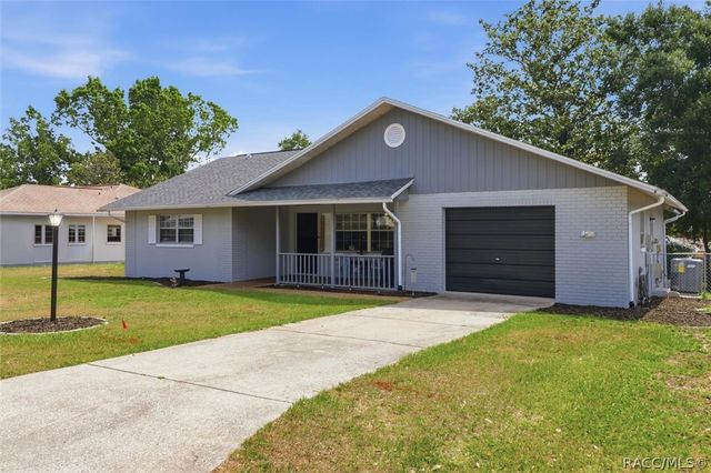 3721 N Goldencup Terrace, Beverly Hills, FL 34465