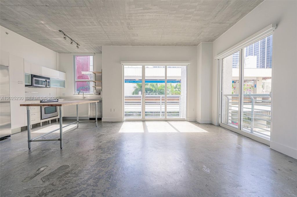 133 NE 2nd Ave 312, Miami, FL 33132