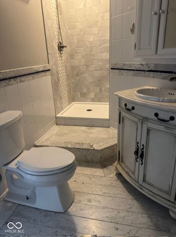 4946 Beechwood Circle, Avon, IN 46123