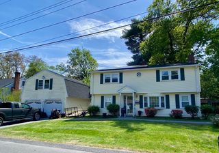19 Ledgewood Drive, Burlington, MA 01803