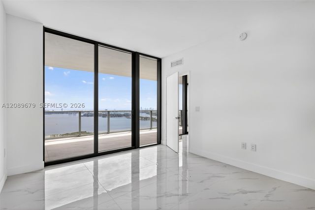725 NE 24 5006, Miami, FL 3337