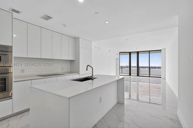 725 NE 24 5006, Miami, FL 3337