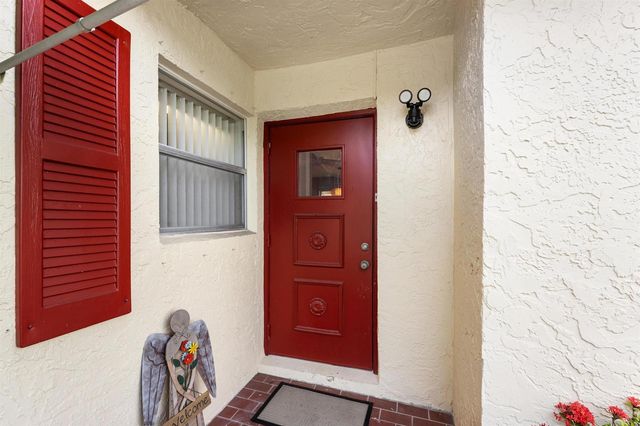 7281 N Pine Park Dr N, Lake Worth, FL 33467