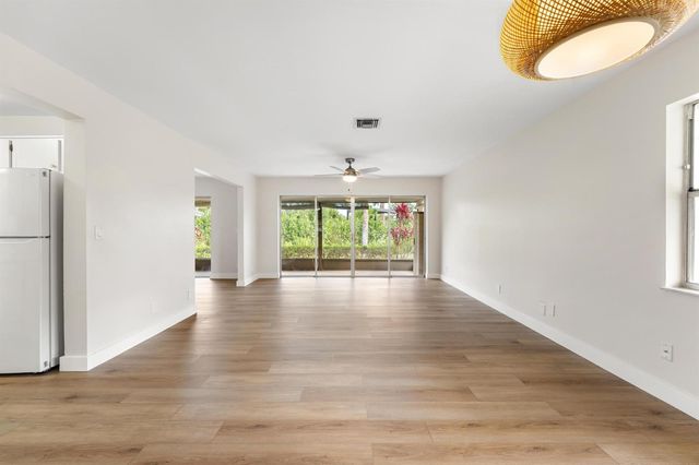 7281 N Pine Park Dr N, Lake Worth, FL 33467