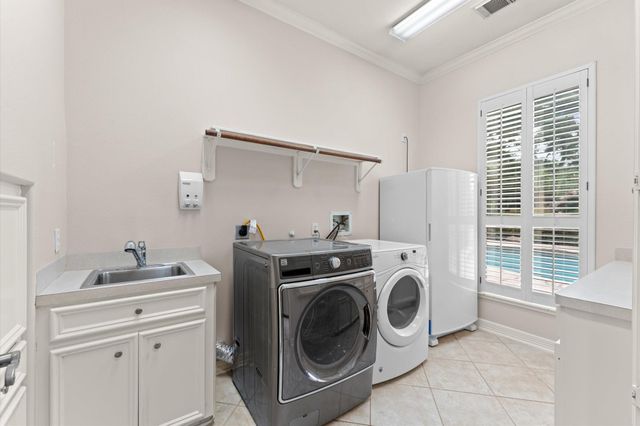 1830 Forest Gate Circle, Sugar Land, TX 77479