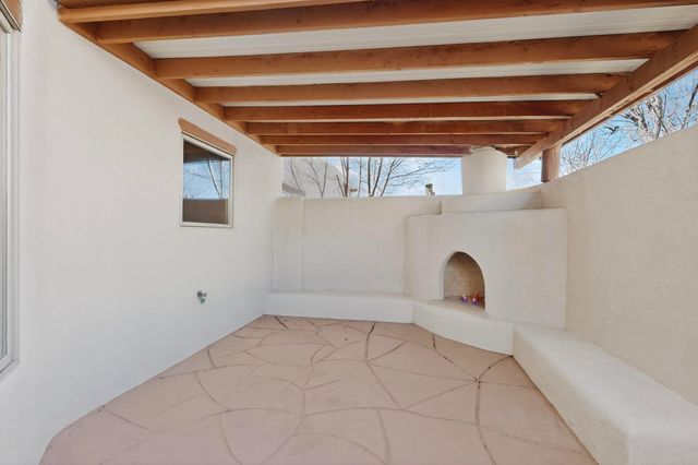 3153 La Paz Lane, Santa Fe, NM 87507